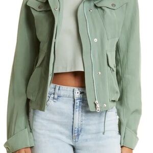 TRAIL CROPPED TENCEL-BLEND JACKET IN LEAF GREEN